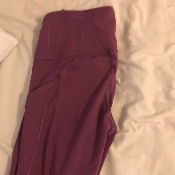 lulu lemon purple athletic leggings - Picture 2 of 2